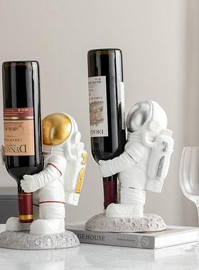 轻奢创意太空人酒柜摆件太空人家居桌面客厅办公室装饰用品红酒架
