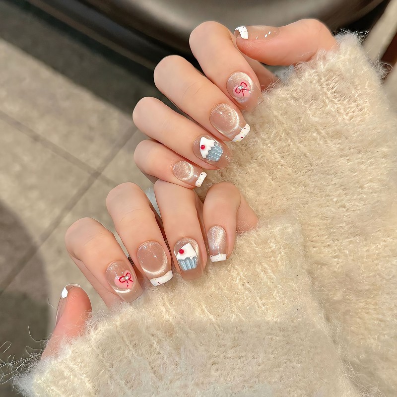 2026年新款奶昔蛋糕法式手工穿戴甲短款卡通图案可爱美甲贴假指甲,彩妆/香水/美妆工具,穿戴甲/甲片,淘宝优惠券,粉丝福利购,淘宝优惠卷