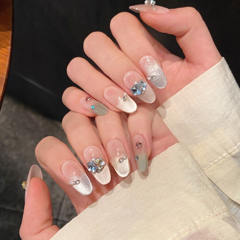 2025年新款爆闪缤纷夏日猫眼手工穿戴甲春夏清新彩钻简约美甲贴片,彩妆/香水/美妆工具,穿戴甲/甲片,淘宝优惠券,粉丝福利购,淘宝优惠卷