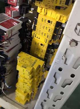 议价：安全继电器UE10-2FG2D0  104391