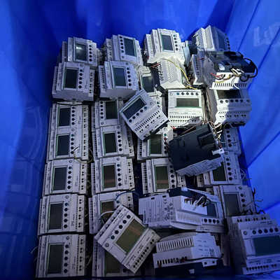 {议价}SR2 B121JD控制器 12VDC供电 4路继电器