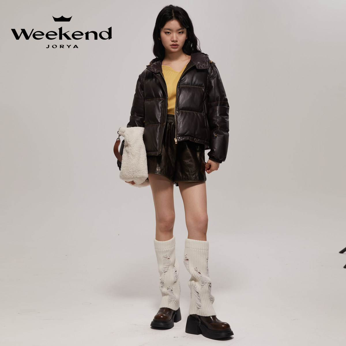 商场同款|卓雅周末2023冬新款美拉德连帽绵羊皮衣羽绒服P264201D