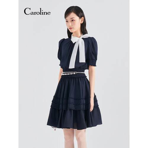 Caroline卡洛琳2026夏季新款法式撞色飘带领泡泡袖上衣ESC2S02A