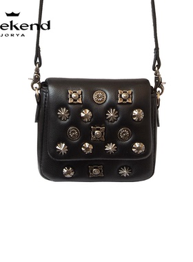 卓雅周末24春新款复古羊皮革合金铆钉单肩斜挎收纳小方包EJWEAP04