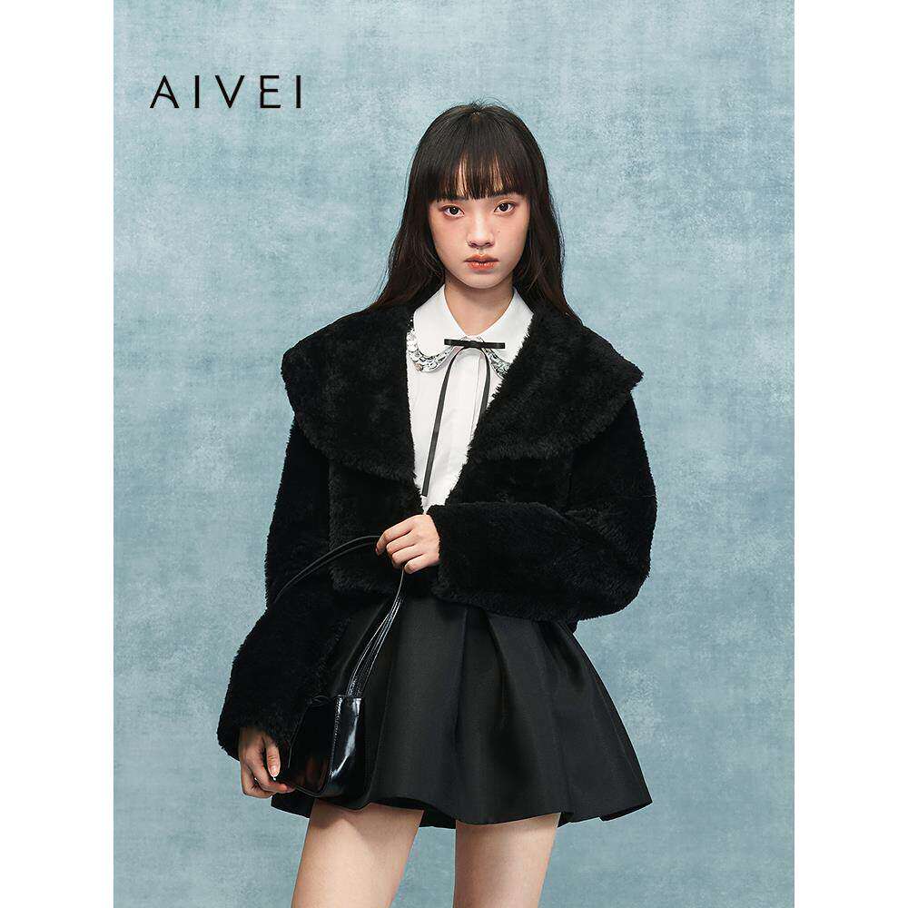 AIVEI欣贺艾薇2025冬季新小个子减龄羊剪毛短款皮草外套XRV7P13B