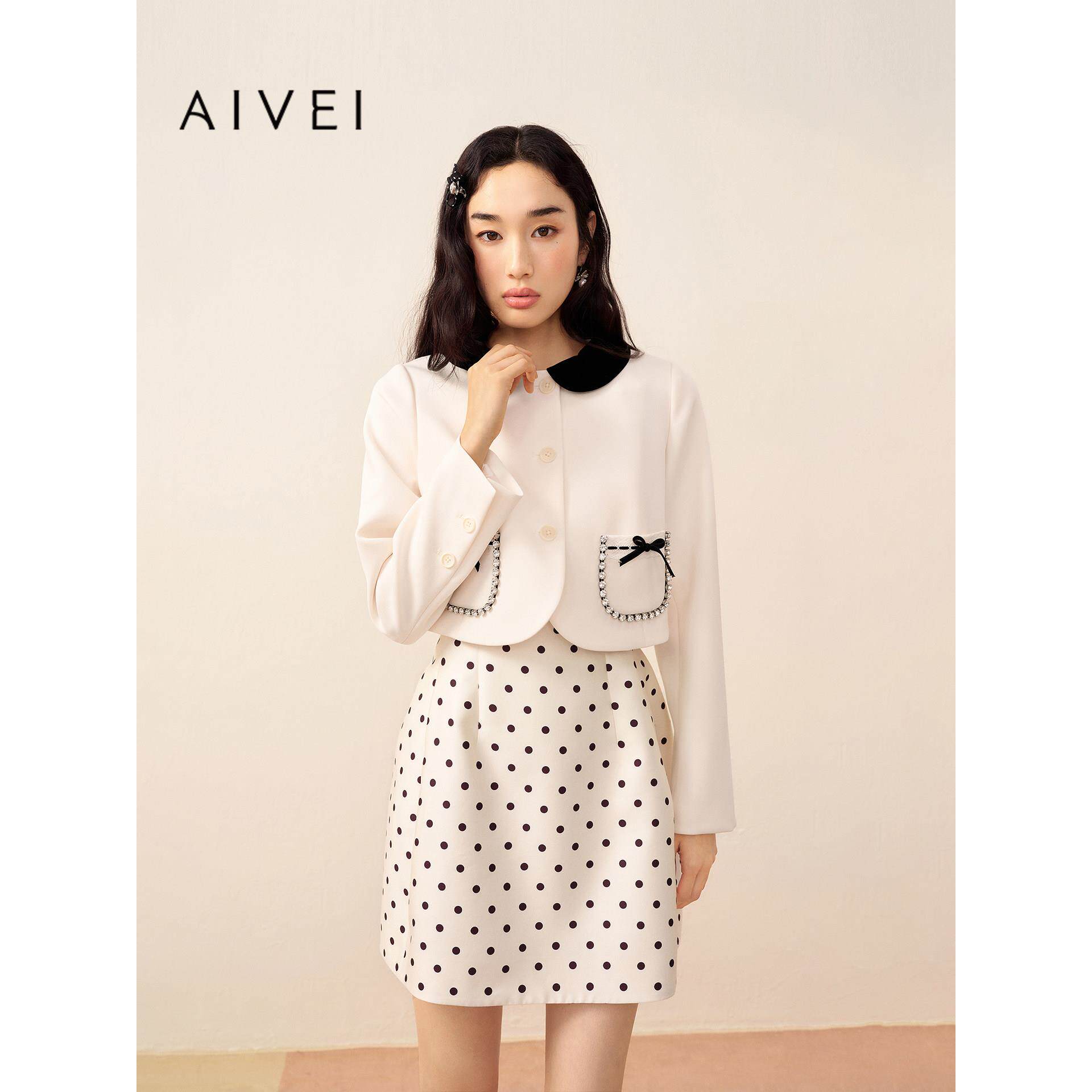 AIVEI欣贺艾薇2026秋季新千金大小姐减龄娃娃领短外套XSV5W07B
