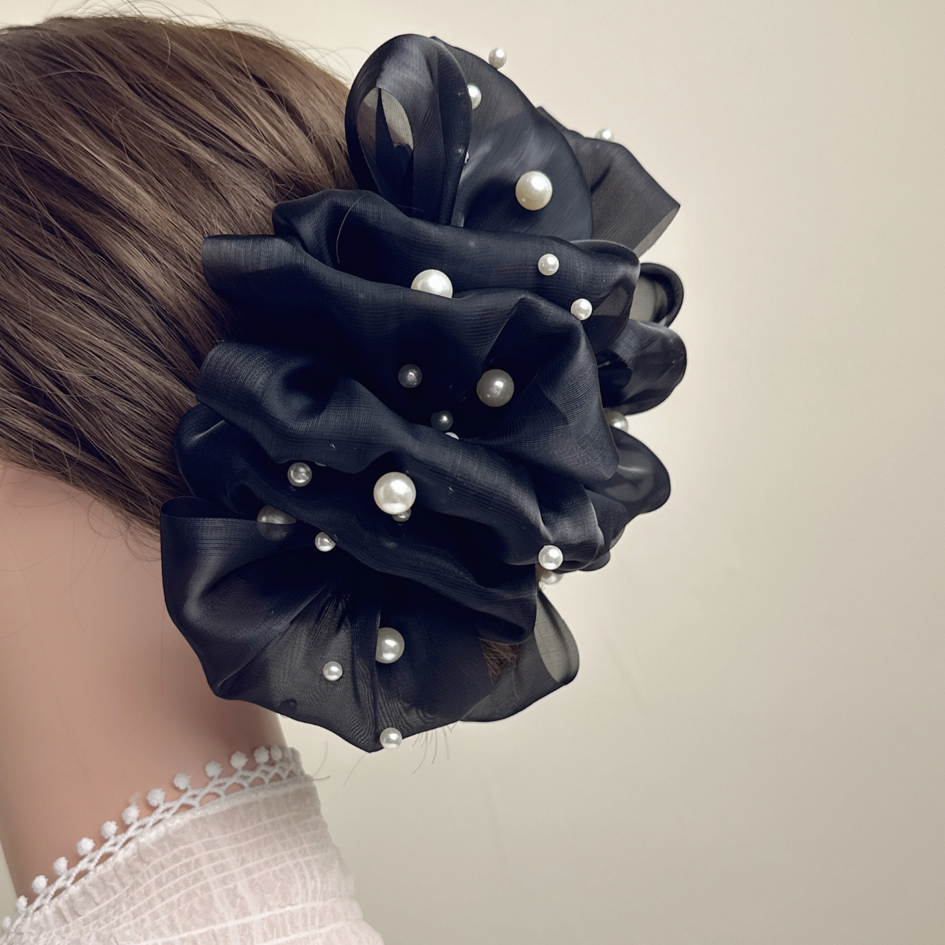 韩国温柔褶皱感欧根纱花瓣珍珠抓夹鲨鱼夹百搭网红个性发夹