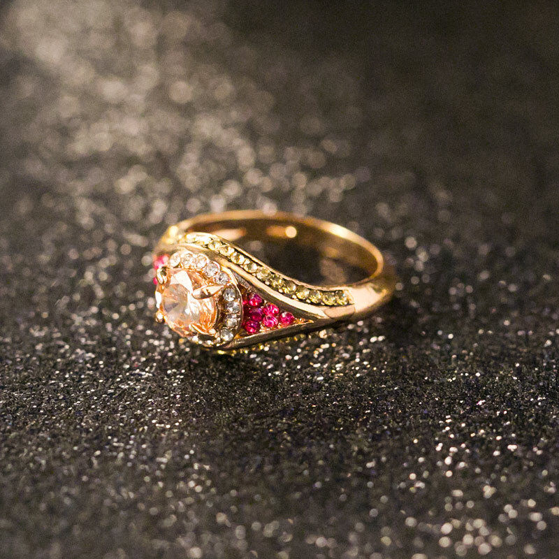 新款典雅复古风戒指女士首饰品合金镀14k金镶锆石水晶 黄色