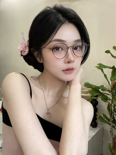 Ретро -коричневые очки могут быть сопоставлены с высотой цифровой линзой миопии, простой лицом лица, маленьким ультра -световым TR90 Astigmatism Box