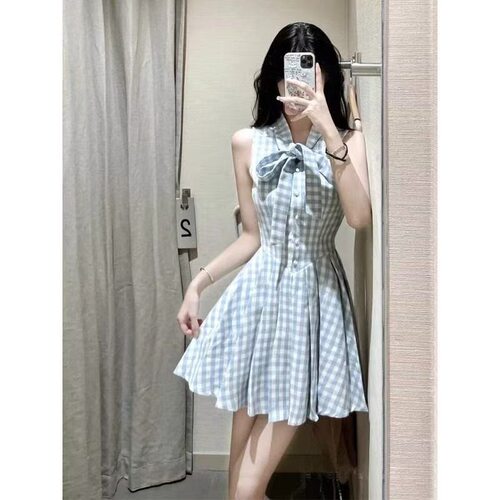 百搭无袖挂脖格子连衣裙