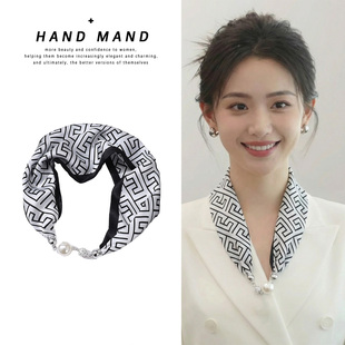 韩系黑白字母E磁吸扣丝巾女轻奢优雅挂脖领巾2026新款春贵气颈饰