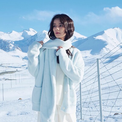 INGE貂毛开衫围巾排扣V领外套