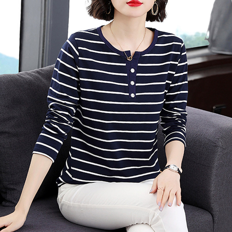 长袖打底小衫女纯棉t恤妈妈春装新款中老年女装洋气条纹v领上衣秋