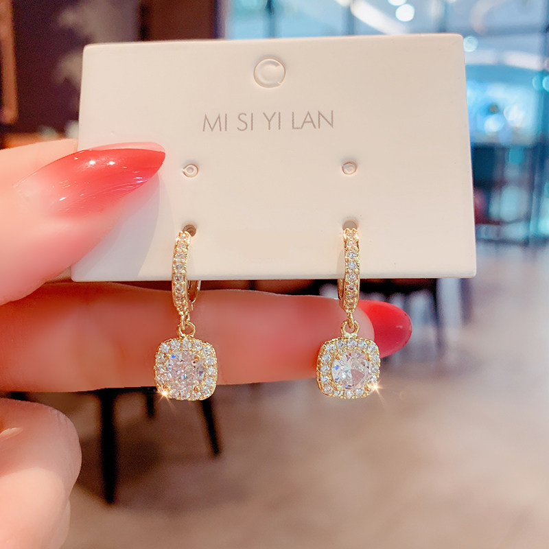 超闪方形锆石耳扣法式小众设计高级感耳饰气质轻奢简约百搭耳环女,饰品/流行首饰/时尚饰品新,耳环,淘宝优惠券,粉丝福利购,淘宝优惠卷