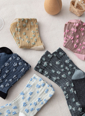 toooot浮雕小众设计袜子女中筒袜潮ins复古碎花袜韩版东大门百搭