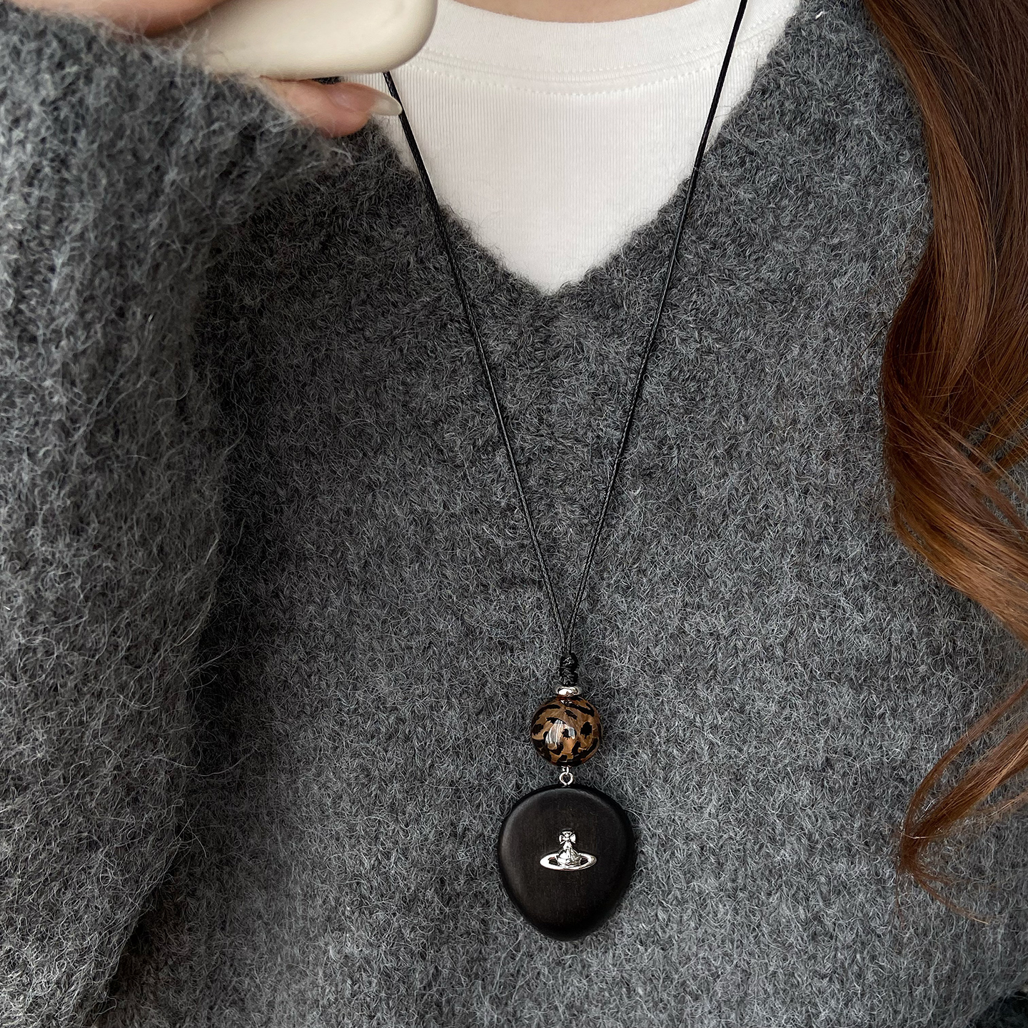 2025秋冬新款皮绳吊坠长款项链女