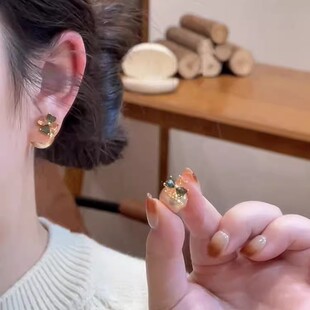 彩色锆石幸运草珍珠耳钉女款2026新款爆款轻奢高级感小众独特耳饰