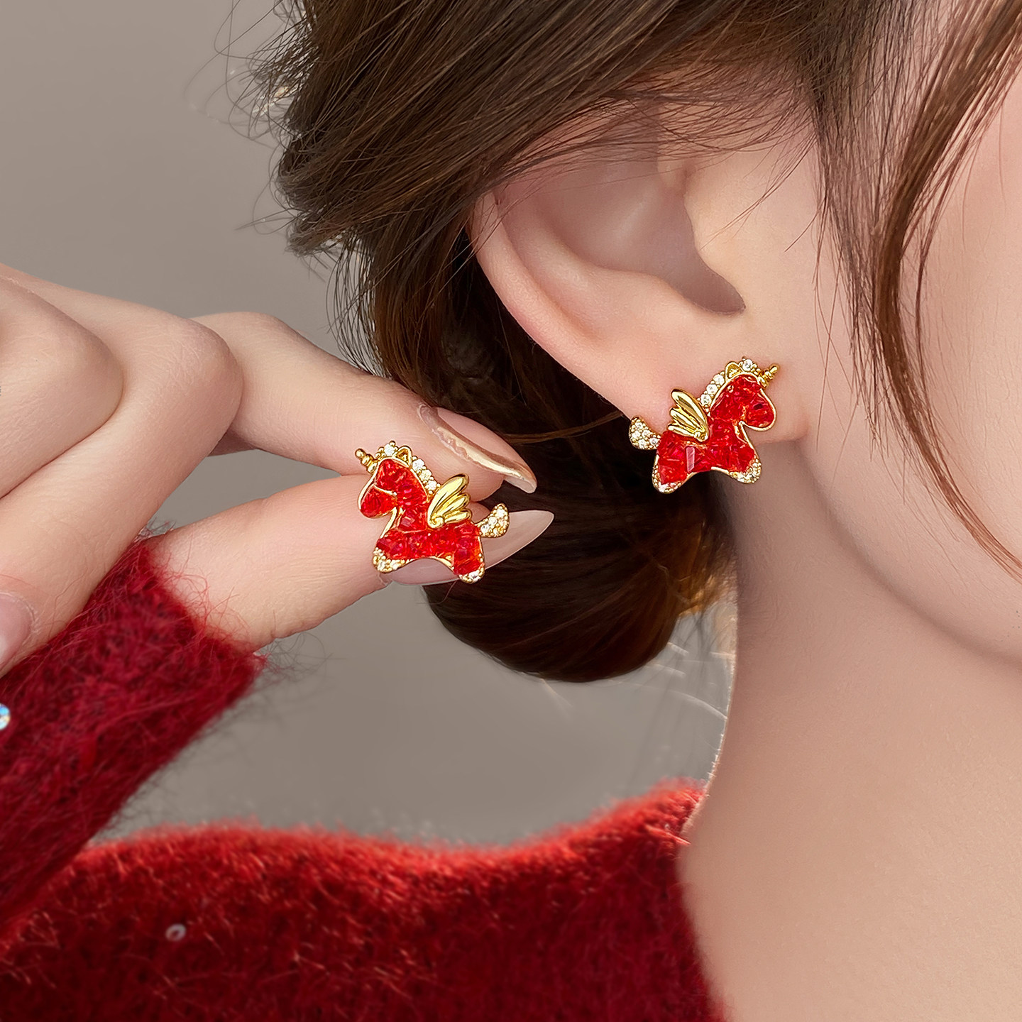 红色马年小马轻奢耳饰巨好看耳钉独特漂亮耳环2026新款爆款高级感,饰品/流行首饰/时尚饰品新,耳环,淘宝优惠券,粉丝福利购,淘宝优惠卷