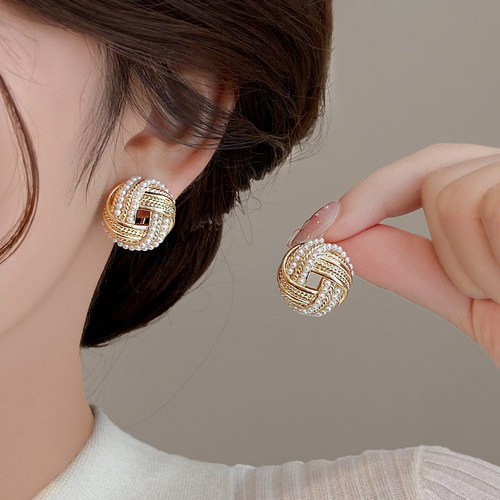 复古国风精致珍珠耳钉女2025新款大气耳环独特爆款网红耳饰女人味