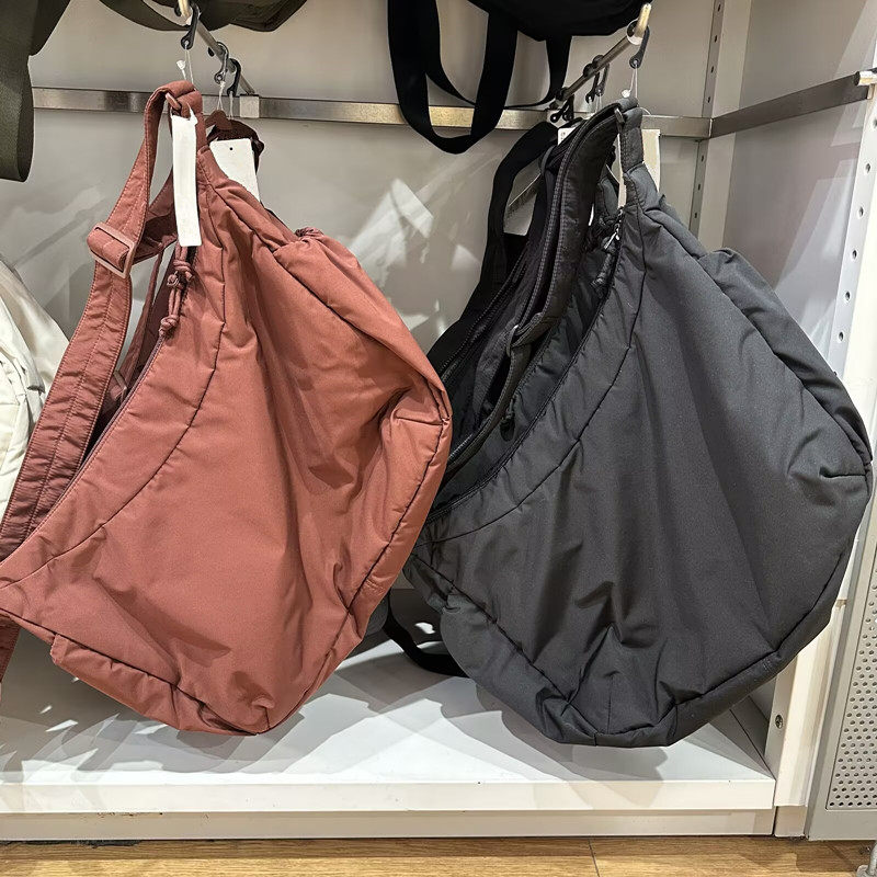 男女同款26春新款单肩包手提包蓬松挎包中性斜挎包大容量包481663,箱包皮具/热销女包/男包,单肩包,淘宝优惠券,粉丝福利购,淘宝优惠卷