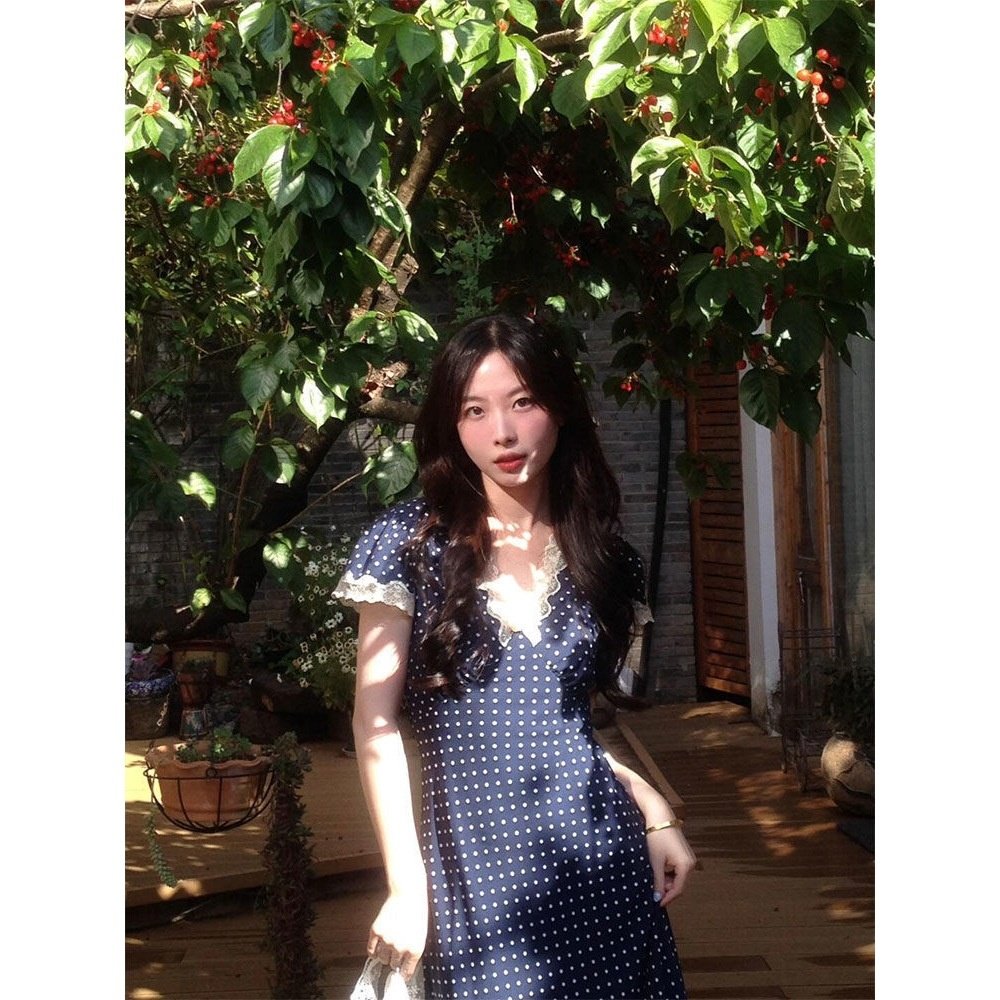 夏安若法式复古小众设计感蕾丝边波点领连衣裙女夏季收腰感字长裙