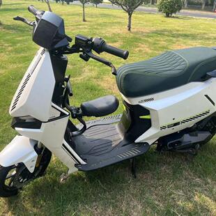 适用f400t一体座垫舒适加高加厚绒感压花防水座包座垫配件