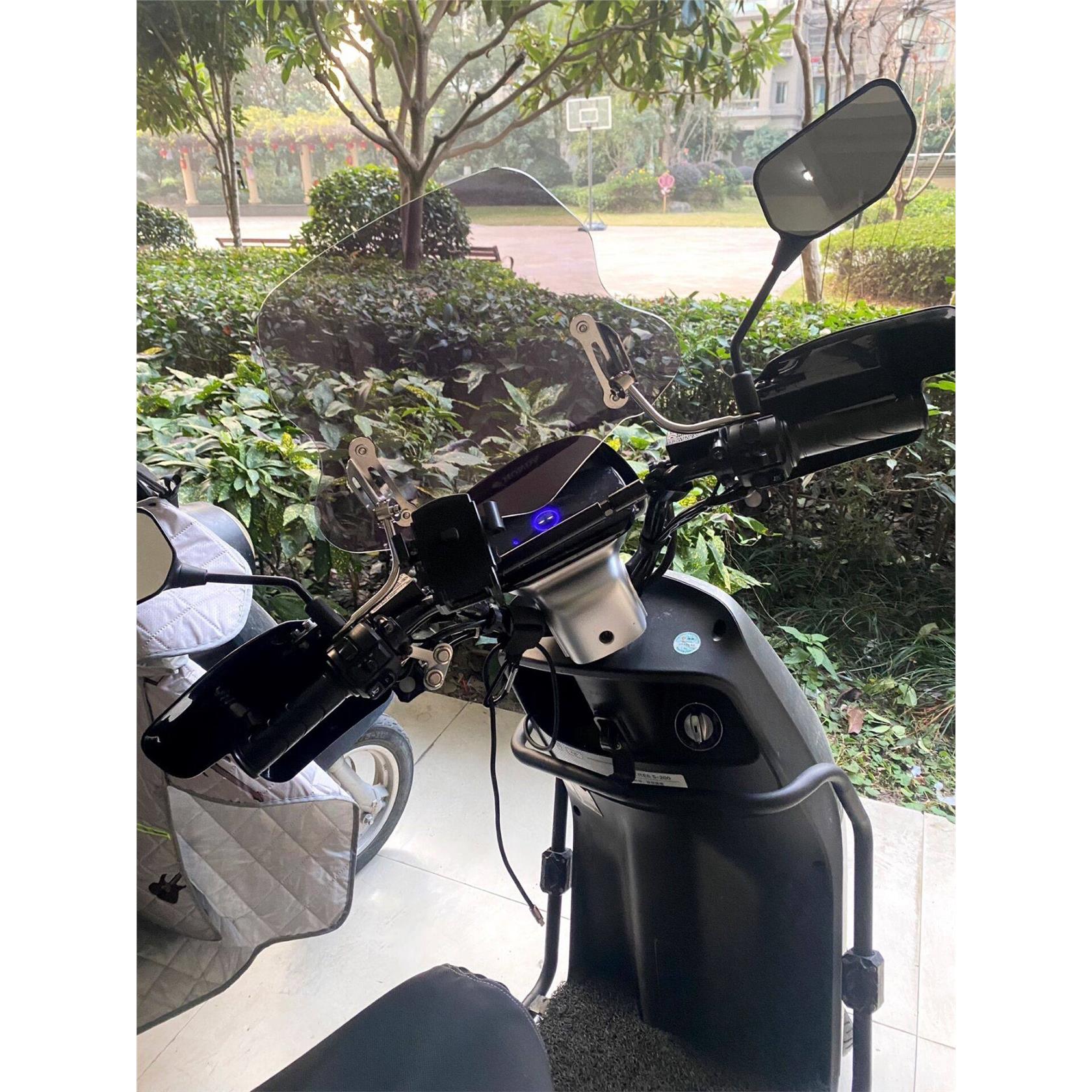 适用黑骑士挡风板小牛mt图片