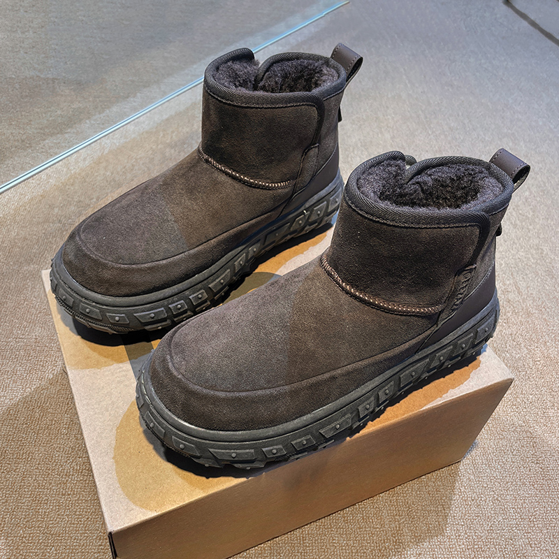 轮胎底雪地靴男冬季羊皮毛一体加绒加厚短靴户外防水防滑保暖棉鞋