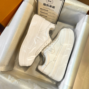 赵露思同款厚底增高小白鞋女夏季2026新款松糕底真皮运动休闲板鞋