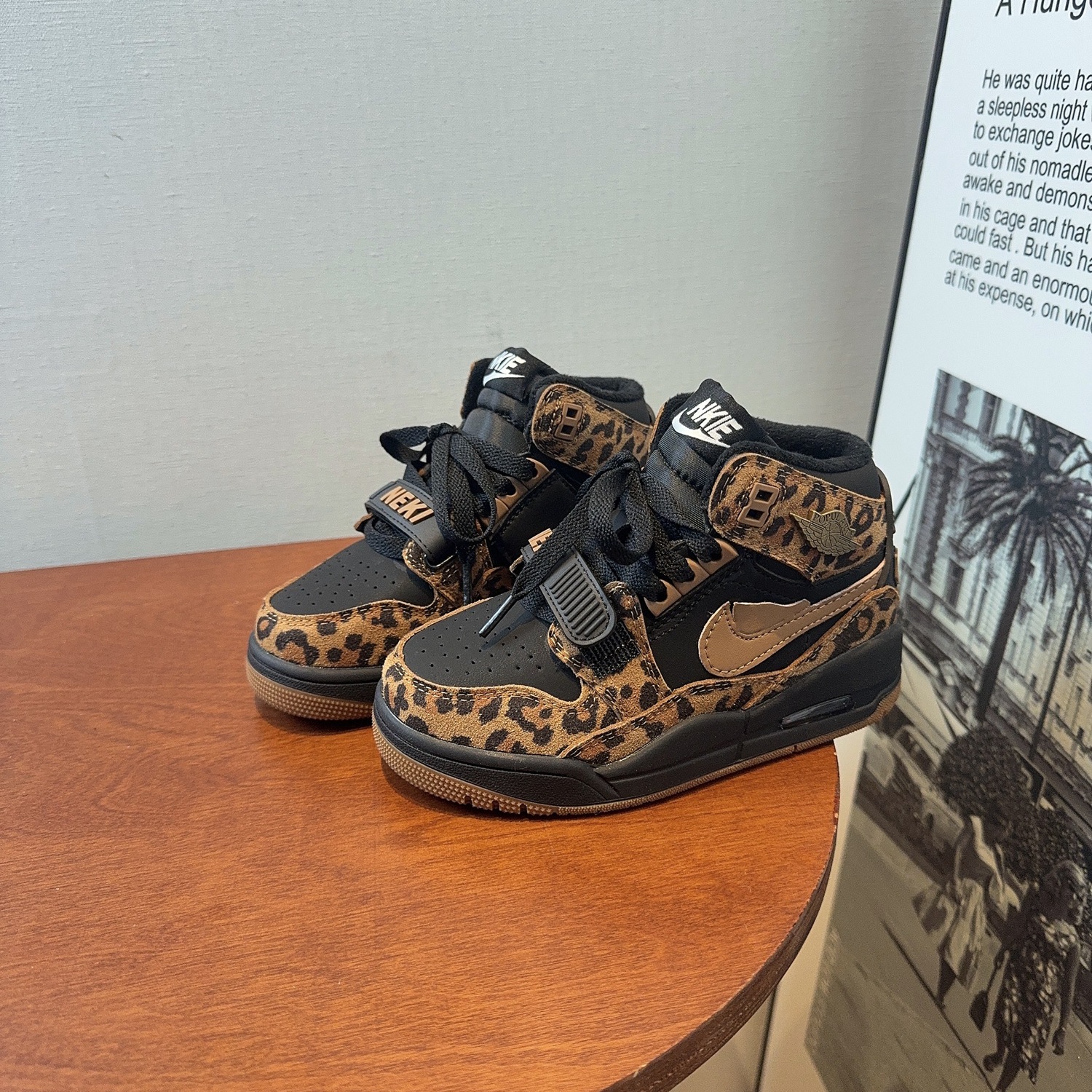 儿童真皮AJ高帮豹纹运动鞋2025秋冬新款女童加绒二棉鞋男童跑步鞋