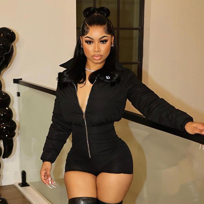 Tight zipper spliced jumpsuit shorts紧身拉链棉服拼接连体短裤