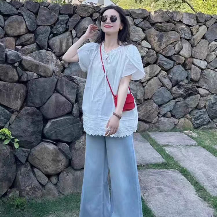 白色短袖蕾丝拼接衬衫女2026夏季韩版宽松气质花瓣袖上衣