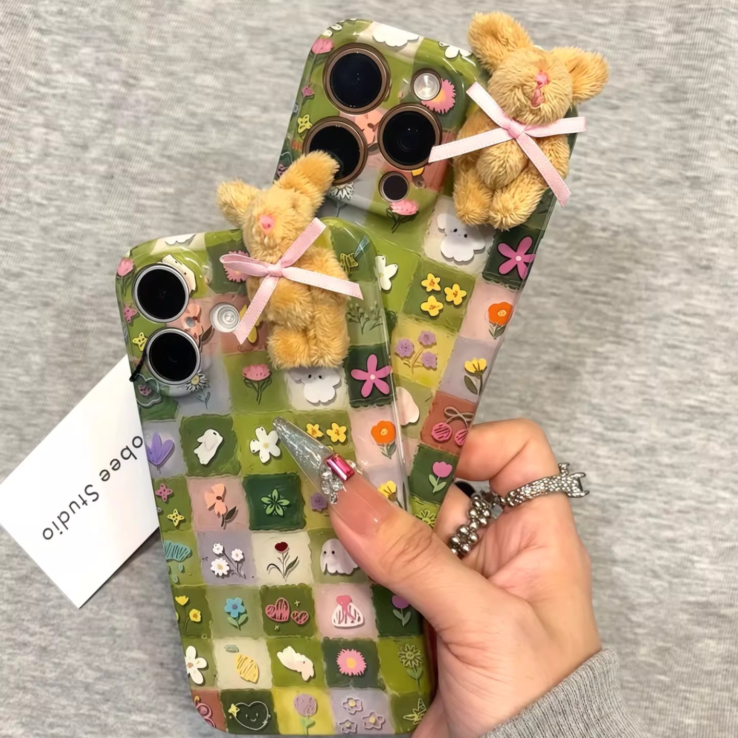 早秋碎花小兔子适用苹果17手机壳