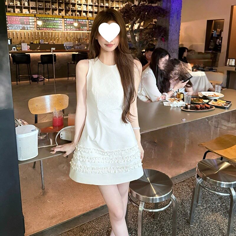 2026夏季新款小个子气质直筒背心A字短裙高级感无袖杏色连衣裙女