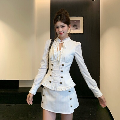 越韩小鱼Musefish 纯白骑士 法式名媛风收腰上衣高腰半裙气质套装