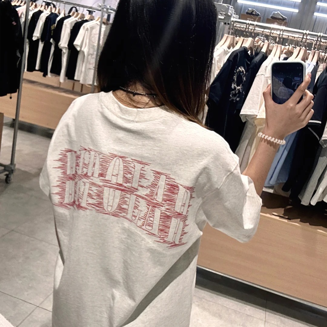 美式刺绣创意涂鸦字母短袖t恤女夏新爆款tee白灰色独特设计感上衣