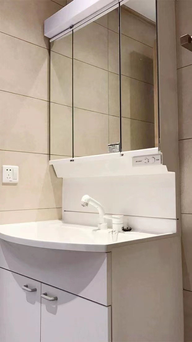 日本进口松下浴室柜镜柜带灯单面600/750宽双孔龙头洗面台化妆柜