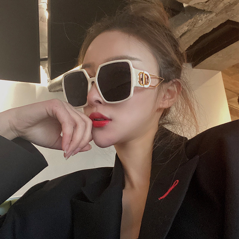 白色太阳镜女2021年新款潮高级网红街拍眼镜大脸显瘦防紫外线墨镜