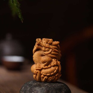 崖柏木生肖龙手把件实木雕刻祥龙戏珠工艺礼品办公室桌面龙年摆件