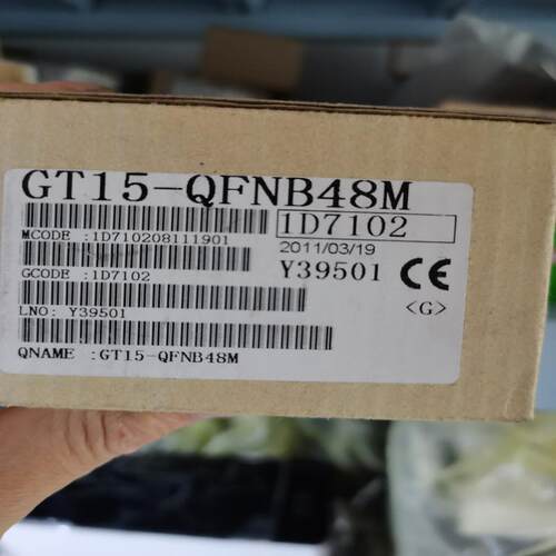 议价GT15-QFNB48M触摸屏储存卡实物拍摄售可维修