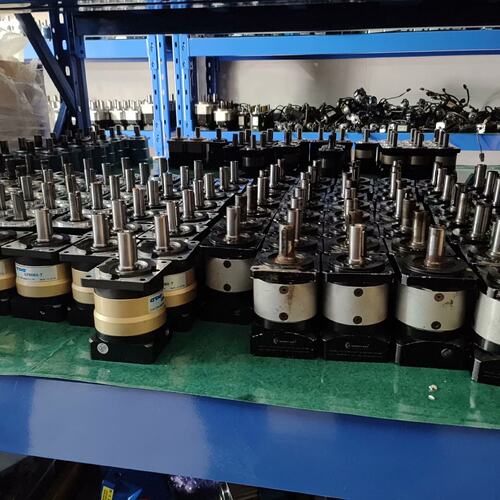 议价配伺服电机100W，400W，750W精密行星减速器，速比1可维修