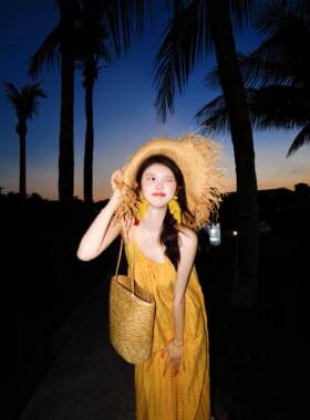 泰国清迈沙滩甜美小清新旅游穿搭长裙云南大理度假风吊带连衣裙女