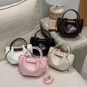 潮时尚 简约韩版 手提菜篮子包包女2026新款 高级感水桶包斜百搭挎包