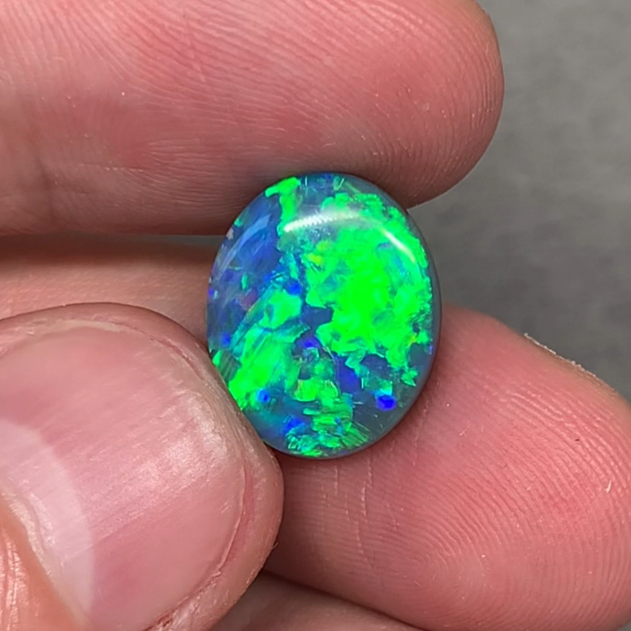 澳洲天然欧泊蓝绿地球彩黑欧泊澳宝戒指定制5.92ct 14*11.5*5.8mm