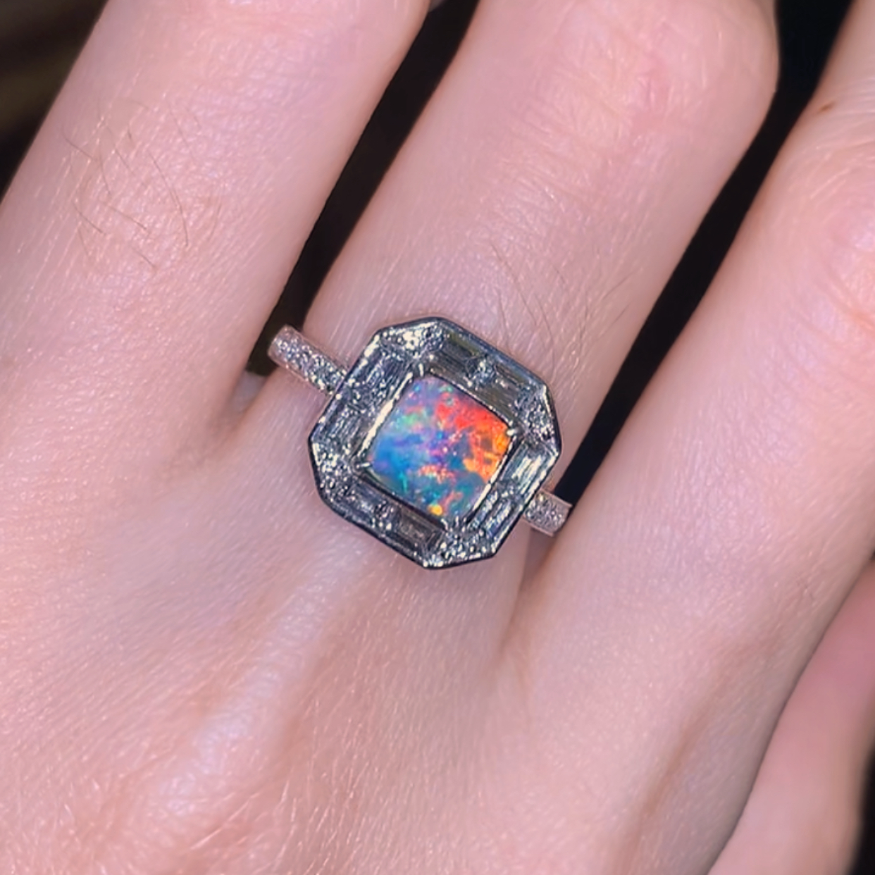 镶嵌费参考|澳洲天然欧泊戒指油画彩铁欧泊戒指方形18k钻石镶嵌