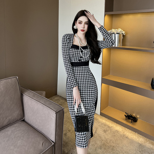 小香风黑色连衣裙女春季高级感优雅气质方领千鸟格修身显瘦包臀裙