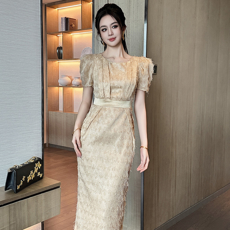 高级感小礼服裙女2026新款夏气质名媛高端女神范压皱修身收腰裙子