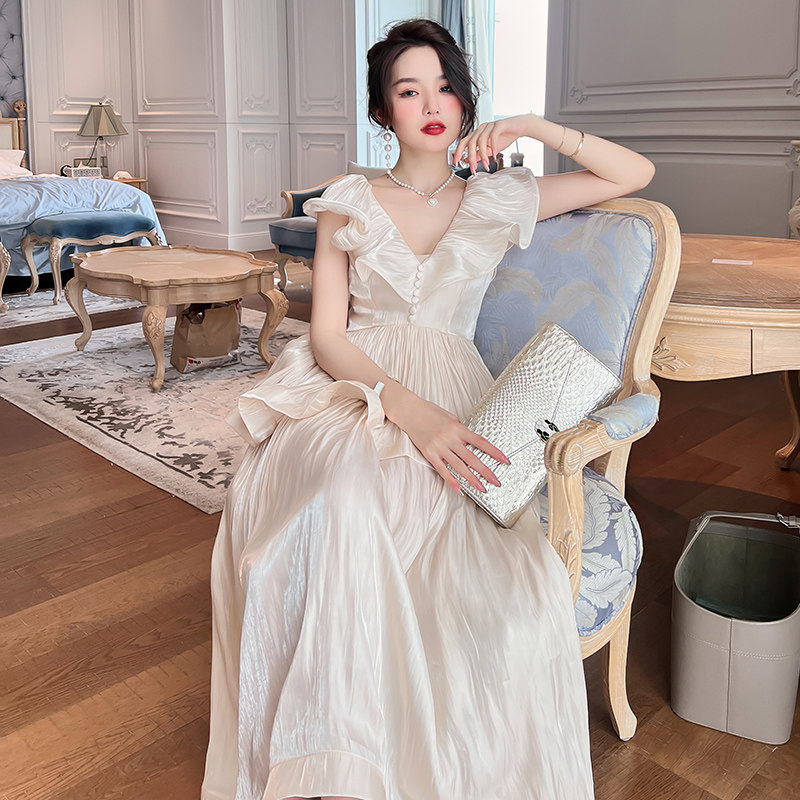 气质减龄女神范晚礼服女2026新款小个子别致高级感修身显瘦连衣裙