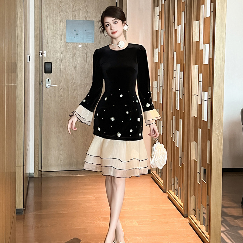 小个子黑色连衣裙女春季丝绒亮片修身内搭显瘦气质荷叶边礼服裙子