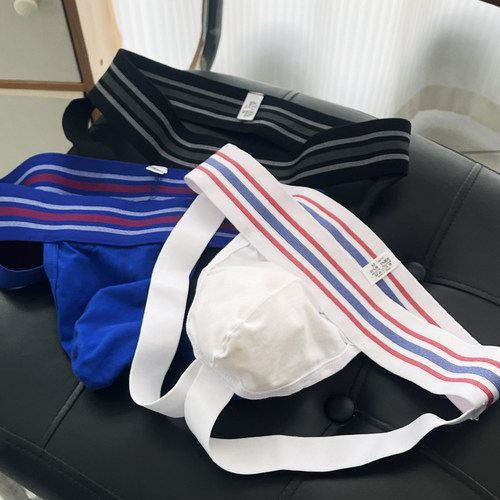 提臀运动简约双丁裤男